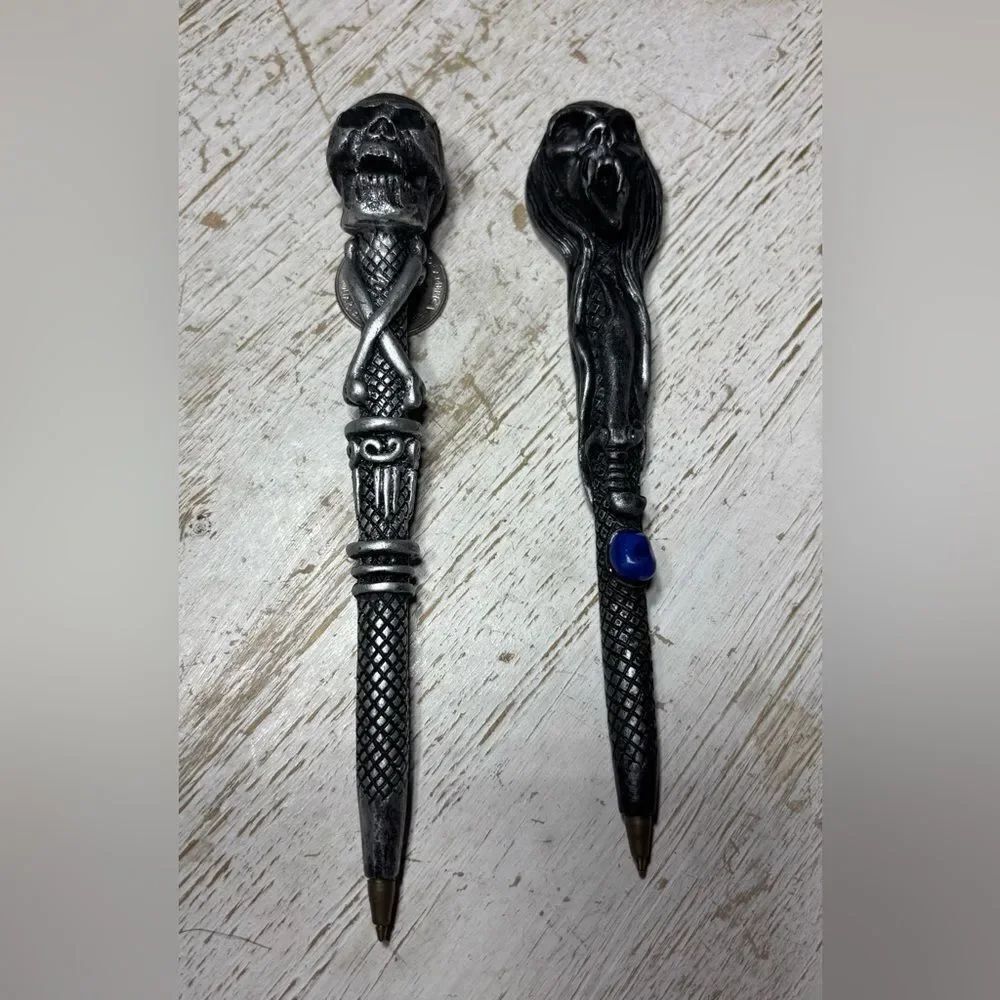 2 Novelty Skull Themed Pens EPC Decor Only